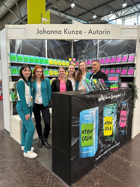 Promotion Hostess im Einsatz für eine Marke