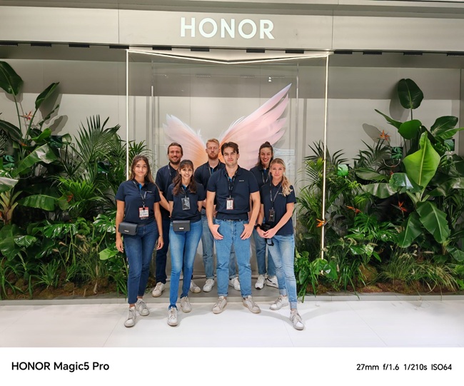 Team aus Hosts und Hostessen