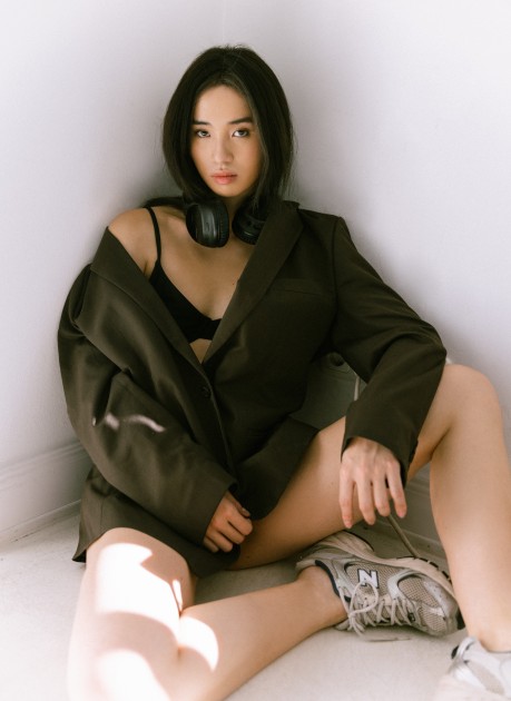 Model im Oversized Blazer