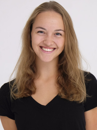 Hostess Lara H.