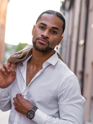 Host Kevin Yaw B.