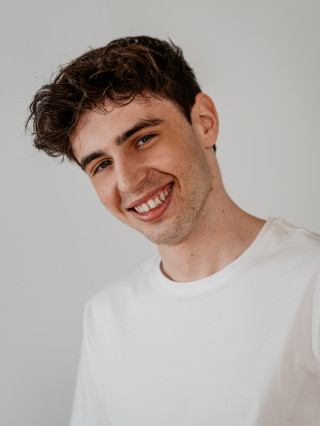 Host Tino B.