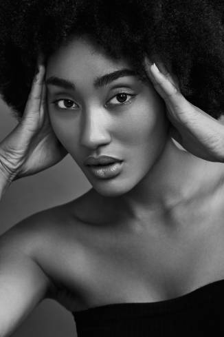 Model Anthea F.