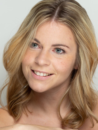 Hostess Simone K.