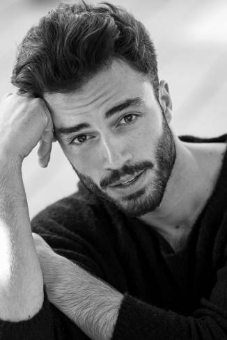 Model Karim Johannes S.