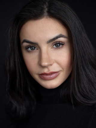 Hostess Lena O.