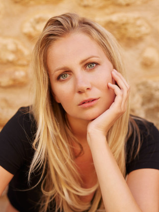 Hostess Marie-Luise W.