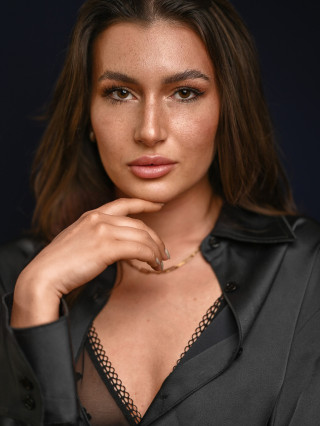Hostess Vivian Mia W.