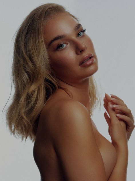 Model Laura E.