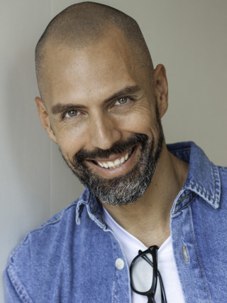 Host Gunter D.