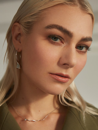 Hostess Pia G.