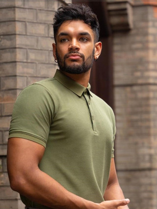 Host Daniel d.