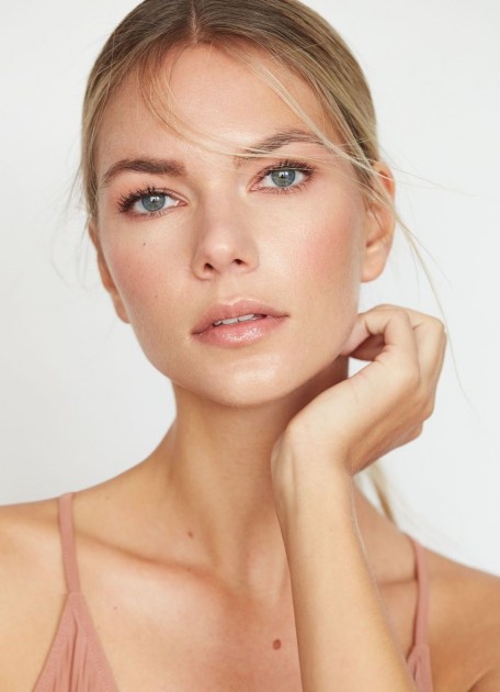 Model Ramona M.