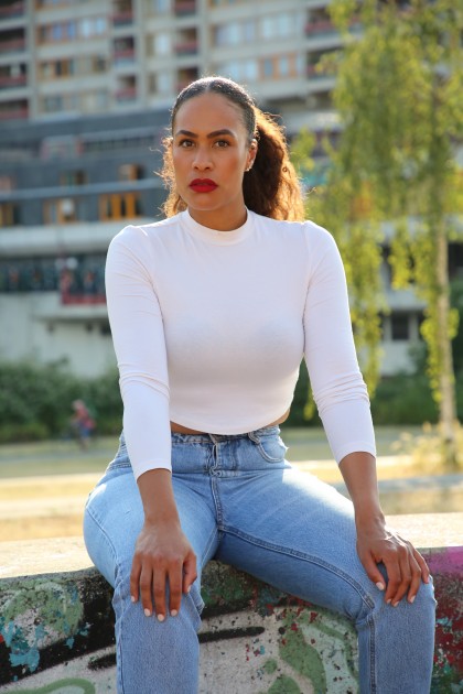 Model Aramata P.