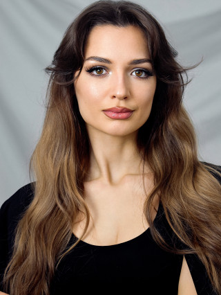 Hostess Alina M.