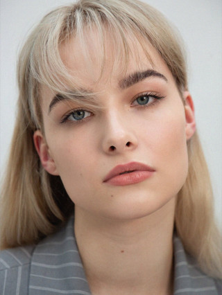 Hostess Johanna W.