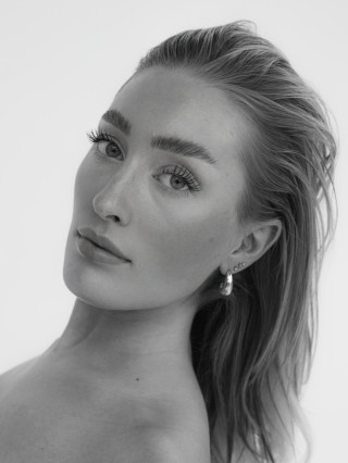 Hostess Mara S.