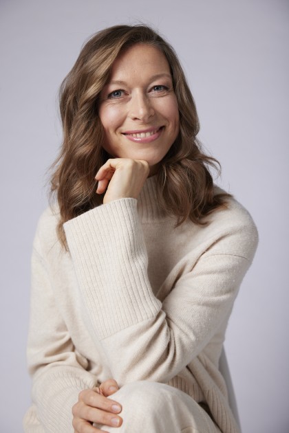 Model Mira E.
