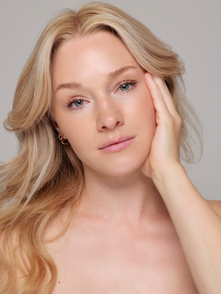 Hostess Selina B.