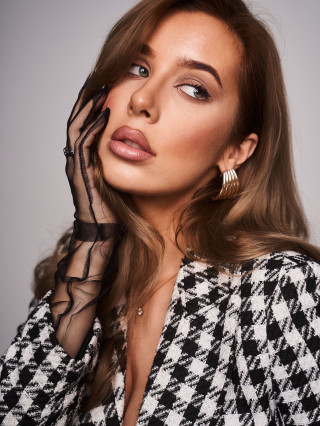 Hostess Allegra I.