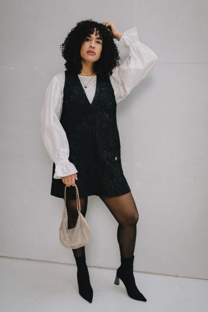 Model Aramata P.