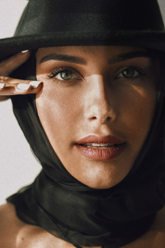 Model Mahsa A.