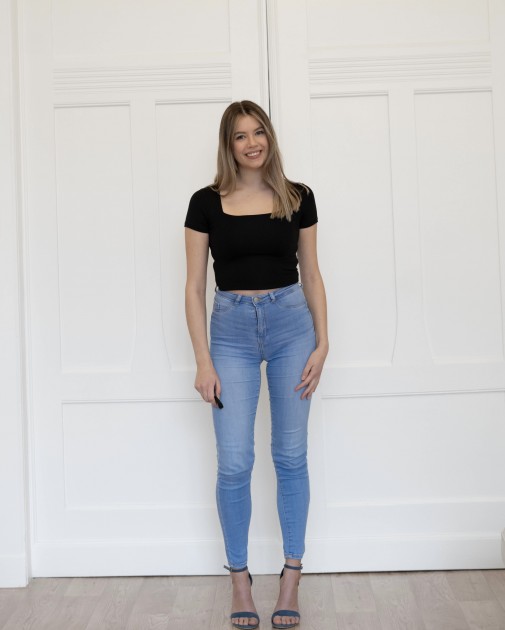 Model Nina D.