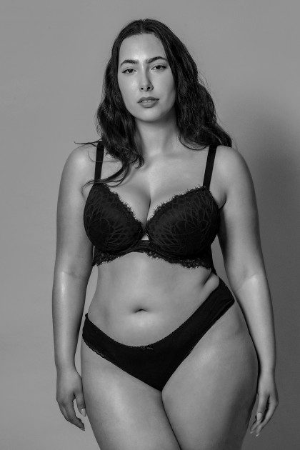 Model Sara E.