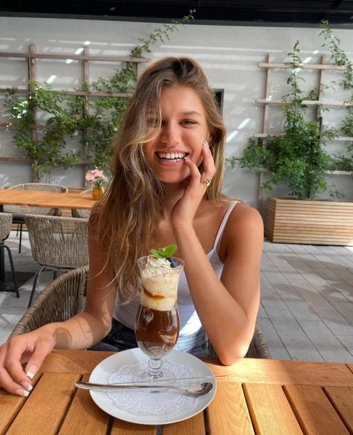 Model Madeleine K.