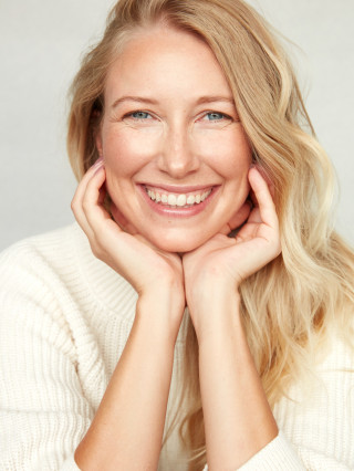 Hostess Renée H.
