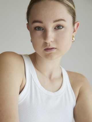 Hostess Svenja J.