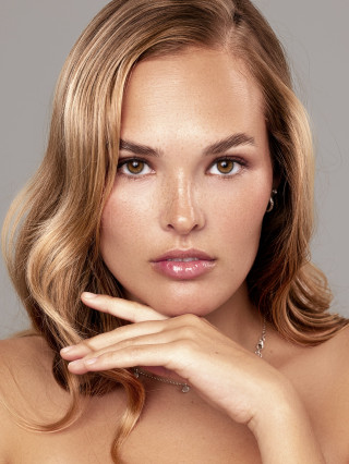 Hostess Eva B.
