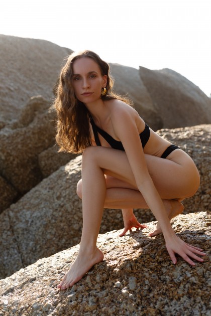 Model Mara B.