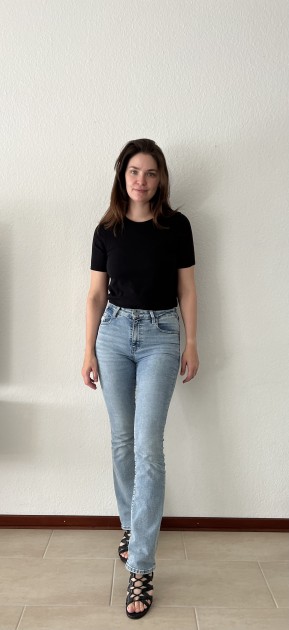 Model Nelly S.