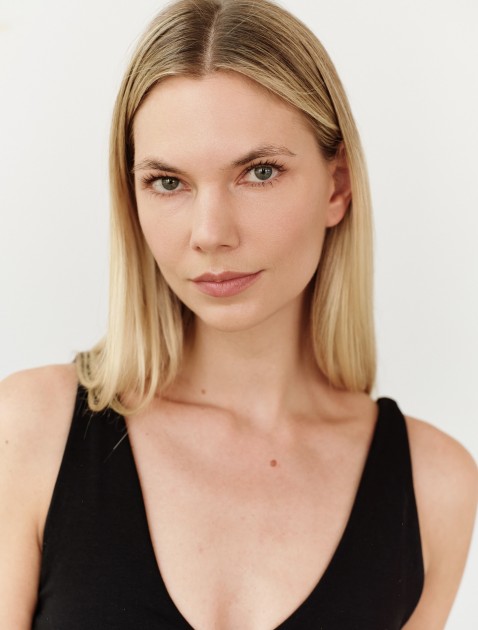Model Ramona M.