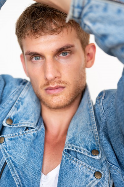 Model Felix R.