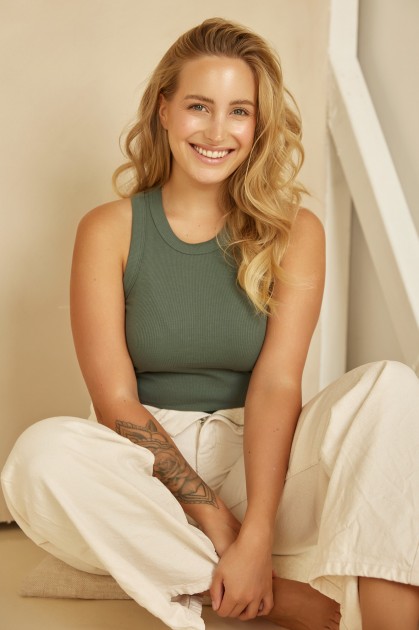 Model Mandy B.