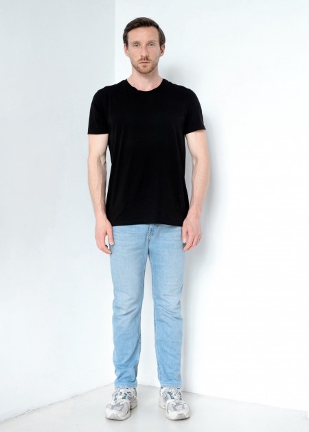 Model Adam B.