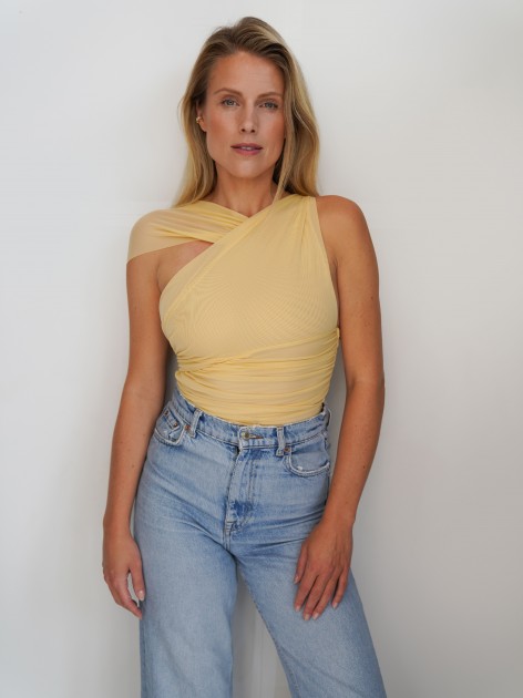 Model Esmay J.