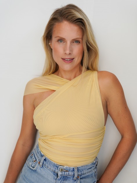 Model Esmay J.