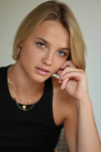 Model Nicola L.