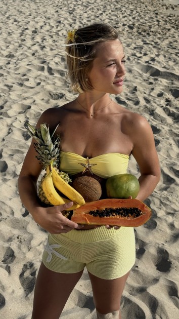 Model Nicola L.