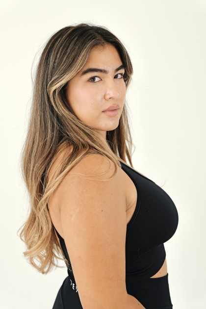 Model Anna Gulaab V.