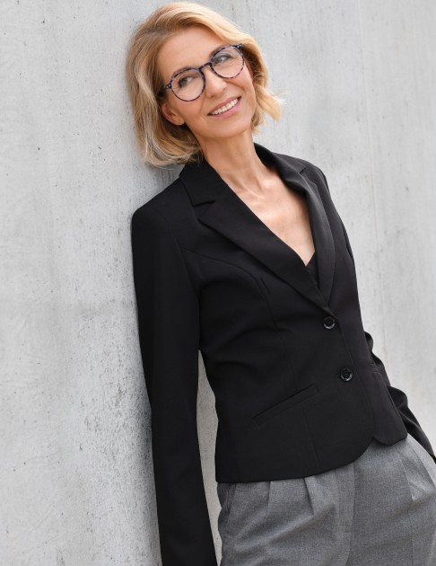 Model Barbara J.