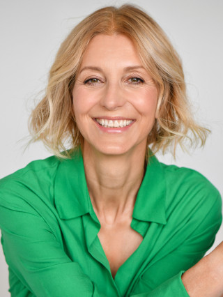 Hostess Barbara J.