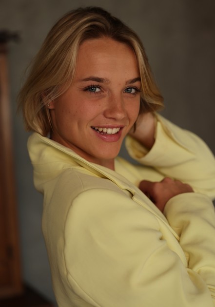 Model Nicola L.