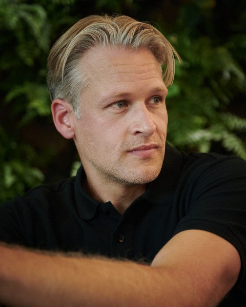Model Thor R.