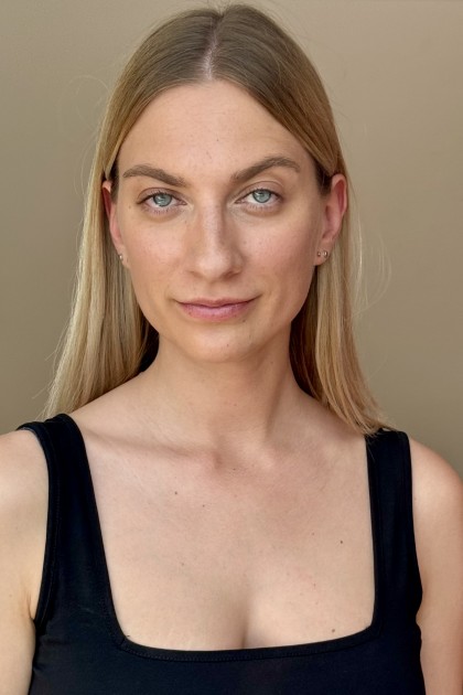 Model Evelyn H.