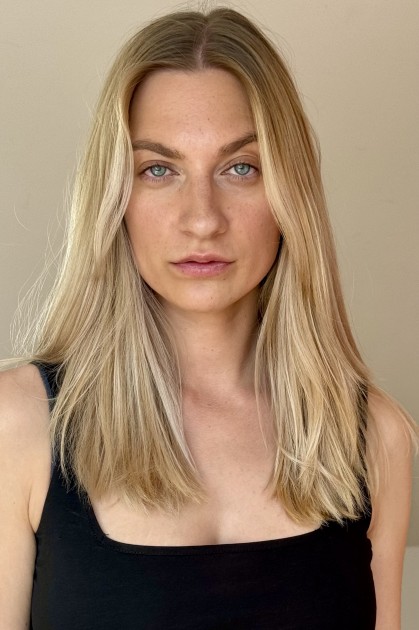 Model Evelyn H.