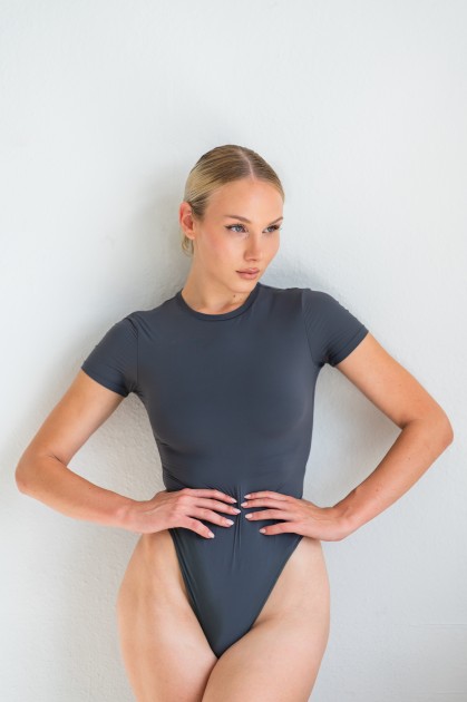 Model Anne Z.